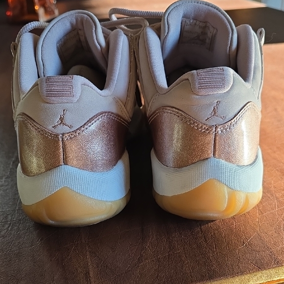 Women\'s Air Jordan 11 Retro Low